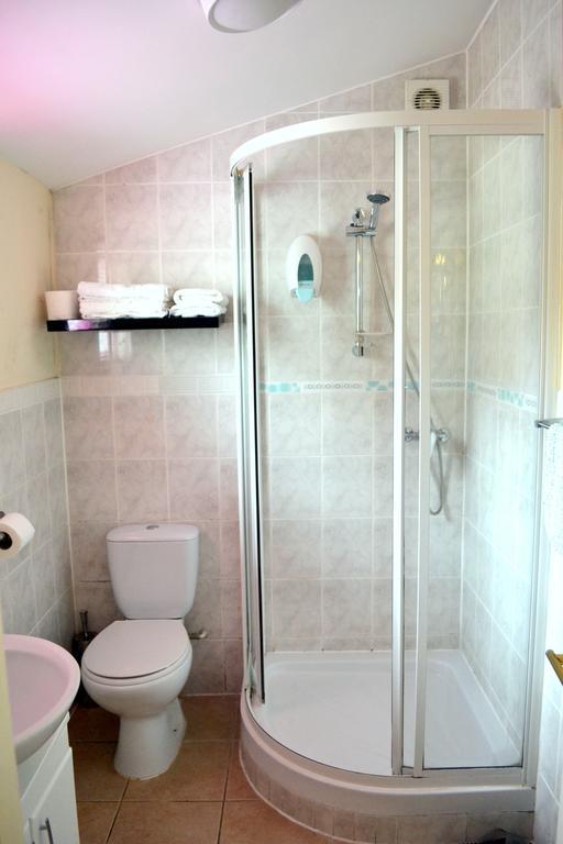 Ely Guest House Стая снимка