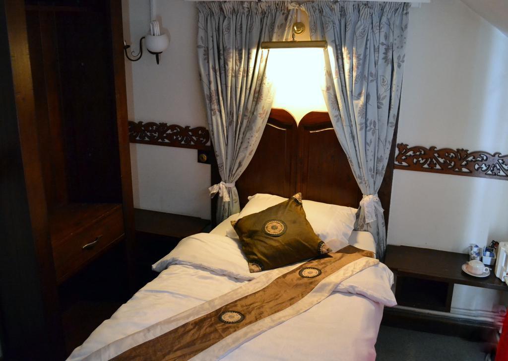 Ely Guest House Стая снимка