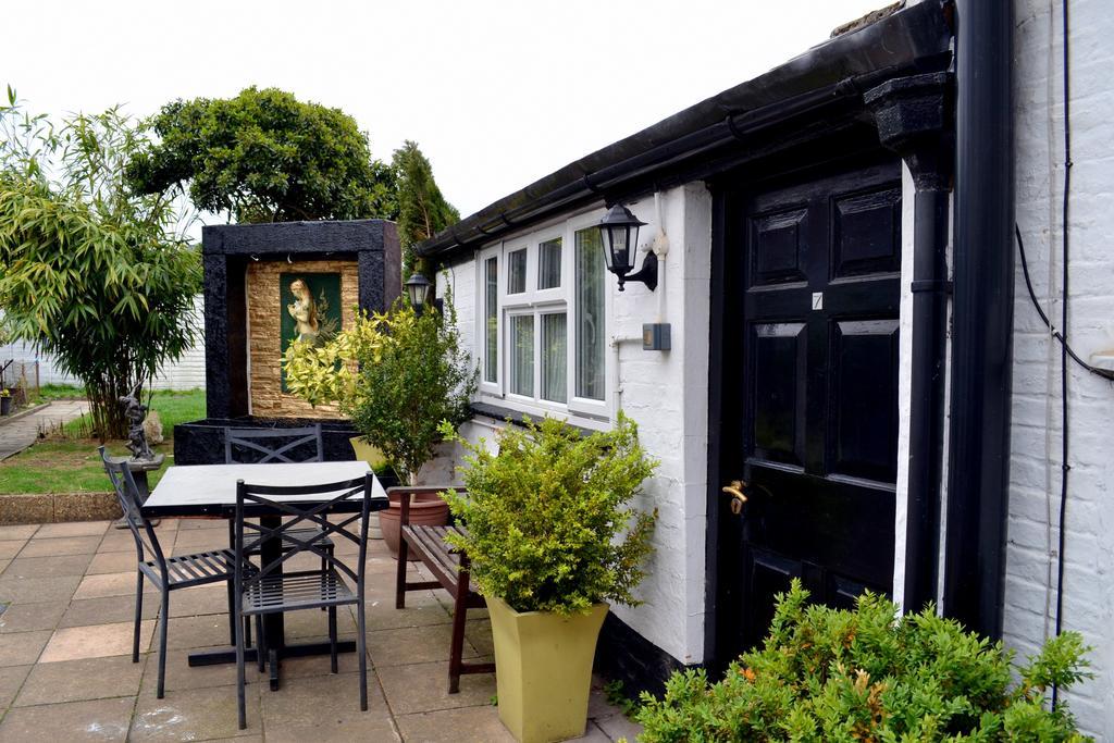 Ely Guest House Стая снимка