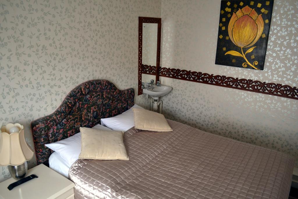 Ely Guest House Стая снимка